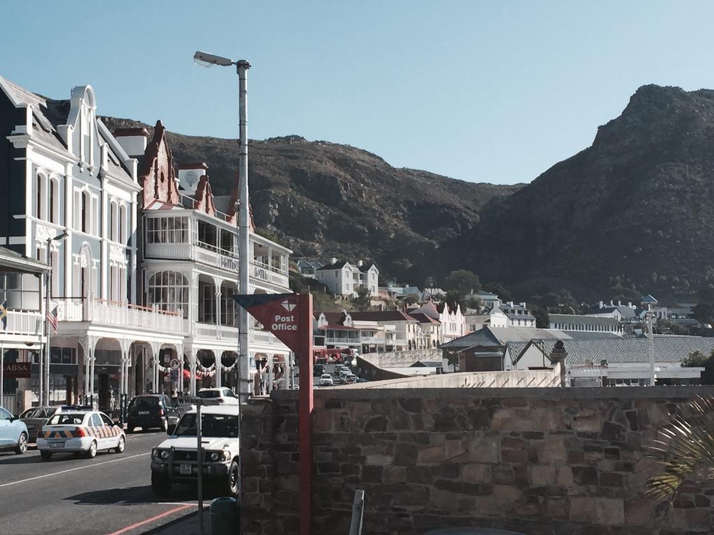 Port Of Call Simonʼs Town Extérieur photo